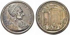 ROMA. Benedetto XIII (Pier Francesco Vincenzo Maria Orsini), 1724-1730. Medaglia 1725 a. II opus E. Hamerani. Ar gr. 17,88 mm 34 Dr. BENEDICT XIII PON...