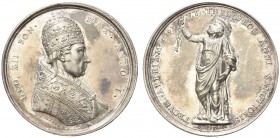 ROMA. Leone XII (Annibale Sermattei della Genga), 1823-1829. Medaglia 1824 a. I opus G. Cerbara. Ar gr. 35,21 mm 42,5 Dr. LEO XII PON MAX ANNO I Busto...