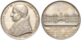 ROMA. Gregorio XVI (Bartolomeo Alberto Cappellari), 1831-1846. Medaglia 1840 a. X opus G. Cerbara. Ar gr. 32,20 mm 44,20 Dr. GREGORIVS XVI P M ANNO SA...