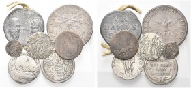 LOTTI. Lotto di n. 30 monete papali in argento e bronzo dal quattrino alla Piastra e n. 2 bolle plumbee (Urbano VIII e Paolo V). Si segnala: Piastra S...
