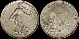 FRANCE: 1 Franc (2001) in gold (0,750) with the Seed Sower. Laurel divides date and denomination on reverse. Edge: Reeded. Medal alignment. Inside off...