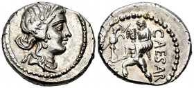 Julius Caesar. Denarius. 47-46 BC. Galia. (Rsc-12). (Ffc-10). (Craw-458/1). (Cal-644). Anv.: Diademed head of Venus right. Rev.: CAESAR, Aeneas walkin...