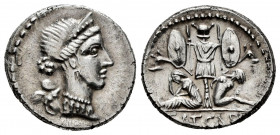 Julius Caesar. Denarius. 46-45 BC. Galia. (Rsc-13). (Ffc-11). (Craw-468/1). (Cal-645). Anv.: Diademed head of Venus right, Cupid on shoulder. Rev.: Ga...