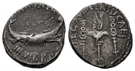 Mark Antony. Denarius. 32-31 BC. Mint moving. (Ffc-53). (Craw-544/40). (Cal-201). Anv.: (ANT. AVG). III. VIR. R.P.C. praetorian galley right. Rev.: LE...