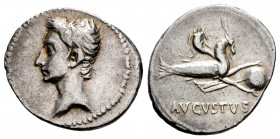 Augustus. Denarius. 27 BC. (Rsc-22). (Ffc-15). (Ric-547b). (Cal-809). Anv.: Bare head of Augustus left. Rev.: AVGVSTVS below capricorn right bearing c...