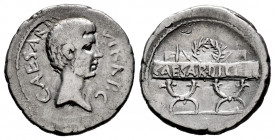 Augustus. Denarius. 42 BC. Mint moving. (Rsc-55c). (Ffc-36). (Ric-497/2a). (Cal-659). Anv.: CAESAR III VIR. R.P.C., bare head of Octavian right, beard...