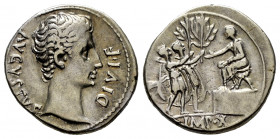 Augustus. Denarius. 15-13 BC. Lugdunum. (Rsc-133). (Ffc-106). (Ric-165a). (Cal-836). Anv.: AVGVSTVS DIVI. F. bare head of Augustus right. Rev.: IMP. X...