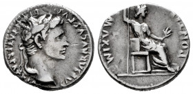 Augustus. Denarius. 41 BC. Military mint moving . (Rsc-223). (Ffc-163). (Ric-220). (Cal-857). Anv.: CAESAR AVGVSTVS DIVI. F. PATER. PATRIAE laureate h...