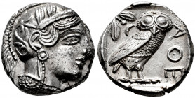 Attica. Tetradrachm. 454-404 BC. Athens. (Gc-2526). (Sng Cop-31). Anv.: Head of Athena right, wearing crested Attic helmet ornamented with three olive...