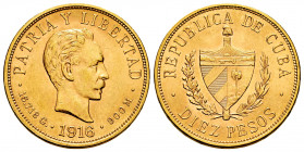 Cuba. 10 pesos. 1916. (Km-20). Au. 16,71 g. AU. Est...800,00. 

Spanish Description: Cuba. 10 pesos. 1916. (Km-20). Au. 16,71 g. EBC+. Est...800,00.
