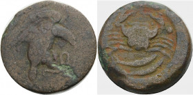 Sizilien. 
Akragas. 
Hexas, Bronze, 425-410 v. Chr. [ AKRA ] Adler flügelschlagend n.r., eine Schlange in den Fängen. Rv. Krabbe, darunter zwei Fisc...