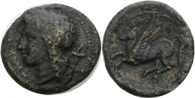 Sizilien. 
Syrakus. 
Agathokles, 317-289 v. Chr. Bronze, 310-305 v. Chr. Kopf des Apollon n.l., dahinter im Felde r. Tellerfackel. Rv. Pegasos n.l. ...