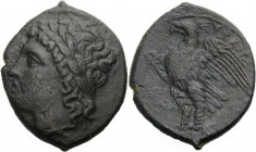 Sizilien. 
Syrakus. 
4. Demokratie, 289-287 v. Chr. Bronze. Jugendl. Kopf des Zeus Hellanios mit L. n. l. Rv. SURAK (OSIWN) Adler n.l. 5,88 g. Calci...