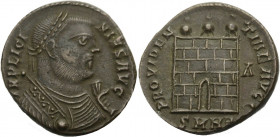 Kaiserzeit. 
Licinius I., 308-324. Nummus, 318-320 Heraclea. PROVIDEN-TIAE AVGG/SMHA Lagertor mit 3 Türmchen, r. L. 2,98 g. RIC&nbsp;VII,547,48. . 
...