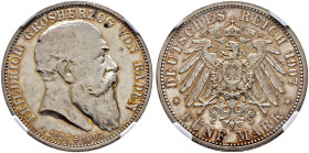 Silbermünzen des Kaiserreiches. BADEN. 
Friedrich I. 1852-1907. 5 Mark 1907. Auf seinen Tod. J. 37. In Plastikholder der NGC (slabbed) mit der Bewert...