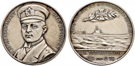 Erster Weltkrieg und Inflation. 
Mattierte Silbermedaille o.J. (1915) von A. Hummel (bei Lauer), auf Kapitänleutnant Otto von Weddingen und die Erinn...