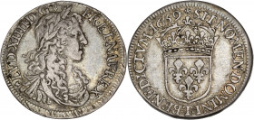 Louis XIV - 1/2 écu au buste juvénile 1659 T (Nantes) 

Argent - 13,55 grs - 32,5 mm
G.173
TTB
R

Assez rare. Bel exemplaire recouvert d'une patine gr...