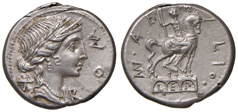 Aemilia - Man. Aemilius Lepidus - Denario (114-113 a.C.) Busto di Roma a d. - R/...
