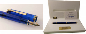 PELIKAN Penna stilografica - Corpo della penna in pregiata resina blu, fermaglio e finiture dorate. Edizione limitata 3913/5000. Pennino in oro giallo...