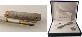 WATERMAN Penna stilografica - “Man 100 ETOILE 1983-1993”. Edizione limitata 474/1000 Pennino in oro 18kt rifinito in rodio. Corpo della penna in argen...