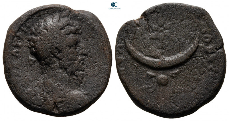 Mesopotamia. Carrhae. Lucius Verus AD 161-169. 
Bronze Æ

20 mm, 7,18 g


...