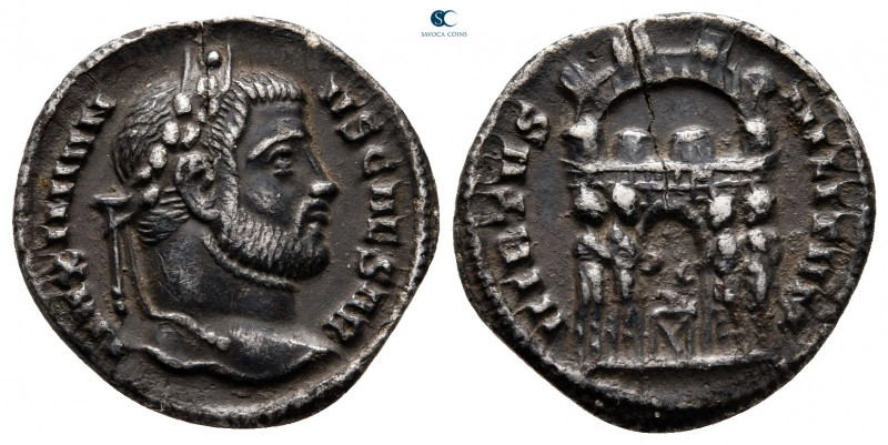 Galerius Maximianus AD 305-311. Heraclea
Argenteus AR

18 mm, 2,72 g



g...