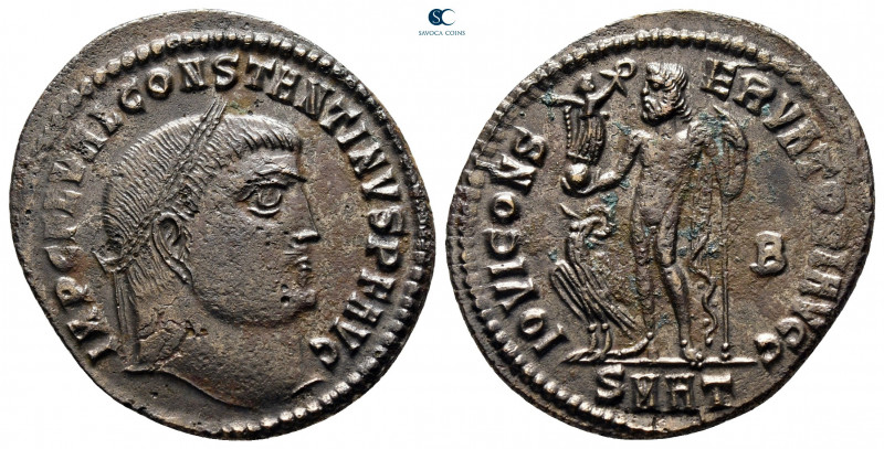 Constantine I the Great AD 306-337. Heraclea
Follis Æ

22 mm, 3,59 g



v...