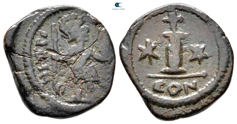 Justin II AD 565-578. Constantinople
Decanummium Æ

21 mm, 4,35 g



near...