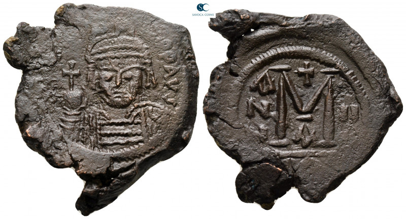 Heraclius AD 610-641. Constantinople
Follis or 40 Nummi Æ

31 mm, 12,86 g

...