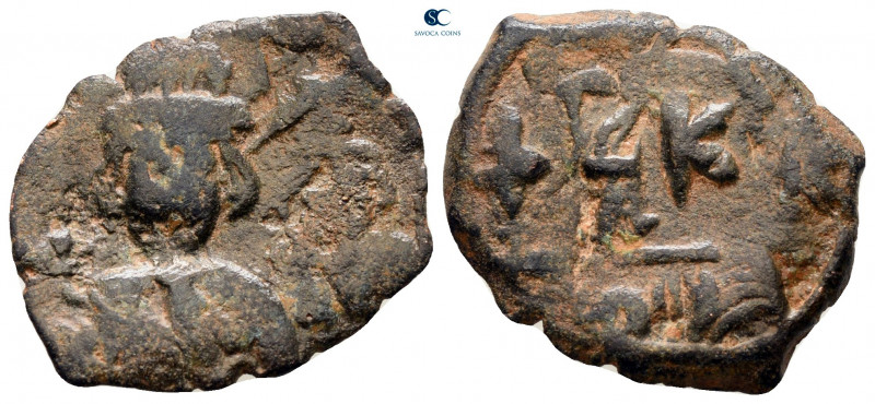 Constantine IV Pogonatus AD 668-685. Constantinople
Decanummium Æ

21 mm, 2,9...