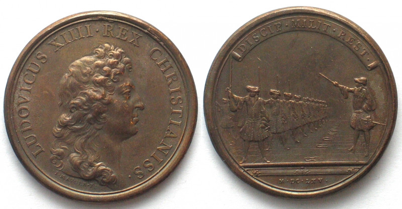 1665. LES REVUES MILITAIRES.
AE Medaille par Jean Mauger (1648-1722). 41mm, 28....