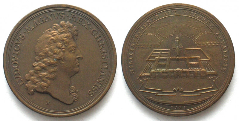 1675. LES INVALIDES.
AE Medaille par Jean Mauger (1648-1722). 45mm, 42.4g. MILI...