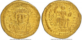 Justin II (AD 565-578). AV solidus (21mm, 4.37 gm, 7h). NGC AU 4/5 - 3/5, scratch, clipped. Constantinople, 10th officina. D N I-VSTI-NVS PP AVG, cuir...
