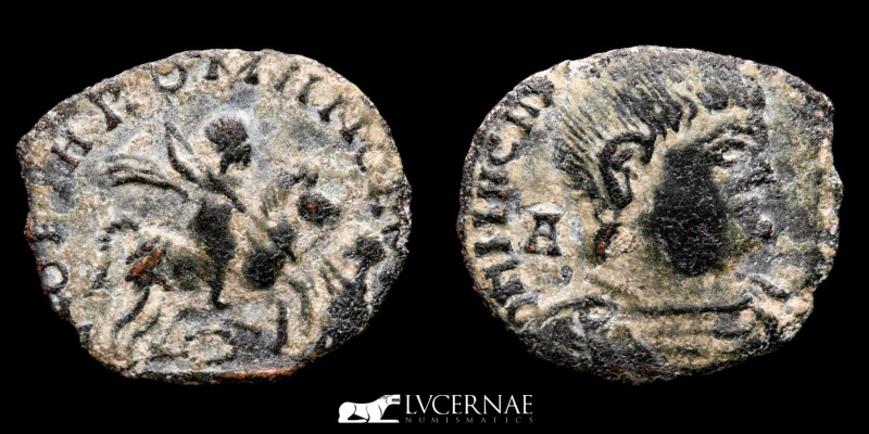 Magnentius (350-353 A.D.) 

GLORIA ROMANORUM. Horseman

1,93 g 18 mm

Nice green...