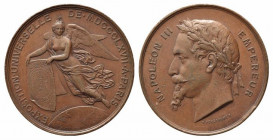 FRANCIA. Napoleone III. Medaglia 1867 EXPOSITION UNIVERSELLE PARIS. AE (21,6 g - 37 mm). Colpetto al bordo. BB-SPL