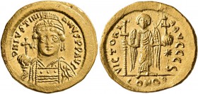 Justinian I, 527-565. Solidus (Gold, 21 mm, 4.44 g, 6 h), Constantinopolis. D N IVSTINIANVS P P AVI Helmeted and cuirassed bust of Justinian facing, h...