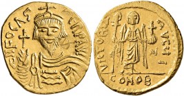 Phocas, 602-610. Solidus (Gold, 19 mm, 4.37 g, 7 h), Constantinopolis, 607-609. d N FOCAS PERP AVI Draped and cuirassed bust of Phocas facing, wearing...