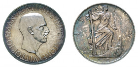 VITTORIO EMANUELE III (1900-1946) 

10 Lire 1939 A. XVIII, argento gr. 9,96. Pagani 703, MIR 1133d.
NGC5782291-017 MS65. Rarissima. Fdc

Ex asta ...