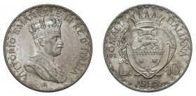 Vittorio Emanuele III - Somalia Italiana 

10 Lire 1925, argento gr. 12,02. Pagani 989, MIR 1181.
Rara. q.Fdc

Coniati 100.000 esemplari e ritira...
