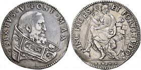 Bologna. Sisto V (Felice Peretti), 1585-1590 

Testone, AR 9,97 g. SIXTVS V PONT MAX Busto a d. con piviale ornato. Rv. HINC FIDES – ET FORTITVDO Fe...