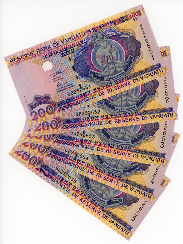 Vanuatu 5 x 200 Vatu 1995 (ND) With Consecutive Numbers
P# 8b; #BB252651 - BB25...