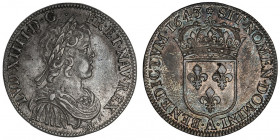 Louis XIV (1643-1715). Demi-écu à la mèche courte 1643, A, Paris (rose).

Dy.1462 - G.168 ; Argent - 13,72 g - 32 mm - 6 h

Très jolie monnaie, av...