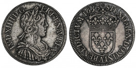 Louis XIV (1643-1715). Demi-écu à la mèche longue 1653, A, Paris.

Dy.1470 - G.169 ; Argent - 13,60 g - 31 mm - 6 h

Ancien nettoyage. TTB.