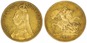 Victoria (1837-1901). 5 livres (5 pounds), jubilé de la Reine 1887, Londres.

S.3864 - KM.769 - Fr.390 ; Or - 39,97 g - 36 mm - 12 h

TTB à Superb...