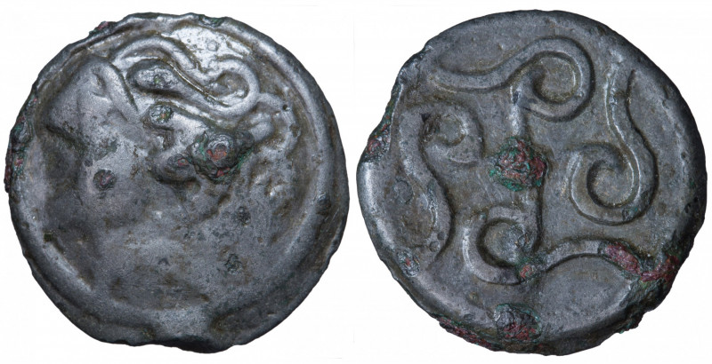 Durocasses. Region of Dreux. Potin aux volutes cruciformes Æ circa 80-50 BC.
Obv...