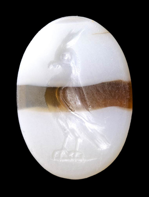 A roman banded agate. Falcon.

1st century B.C. - 1st century A.D.
9x13x2 mm...