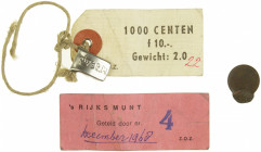Misslagen en afwijkingen Koninkrijk NL - 1 Cent (1968) MISSLAG - excentrisch geslagen 'petje' - ca 13 mm ongestempeld gebleven - samen met label, touw...