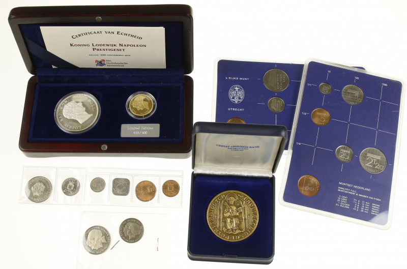 Box with products KNM, Koning Lodewijk Napoleon Prestigeset, coins from Aruba an...