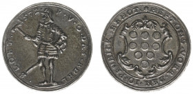 Historiepenningen - 1572 - Medal 'Het voorkomen van de Tiende Penning' (vL.157-1) - Obv. Armoured William of Orange holding hammer / Rev. Oval shield ...