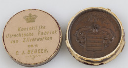 Historiepenningen - 1891 - Medal '400-jarig bestaan van Stichting Zoudenbalch - Gereformeerd weeshuis te Utrecht' by Begeer (Zw.936, KB.134) - VZ Helm...